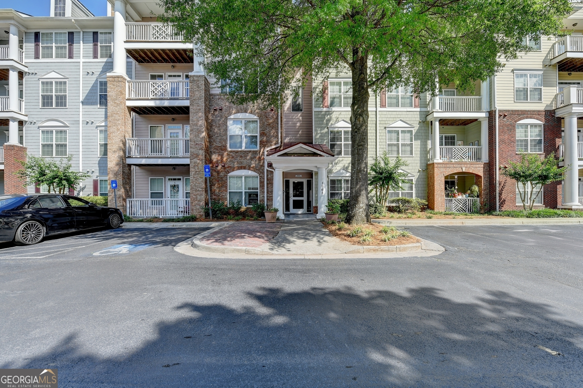Westside Commons - Residential Income