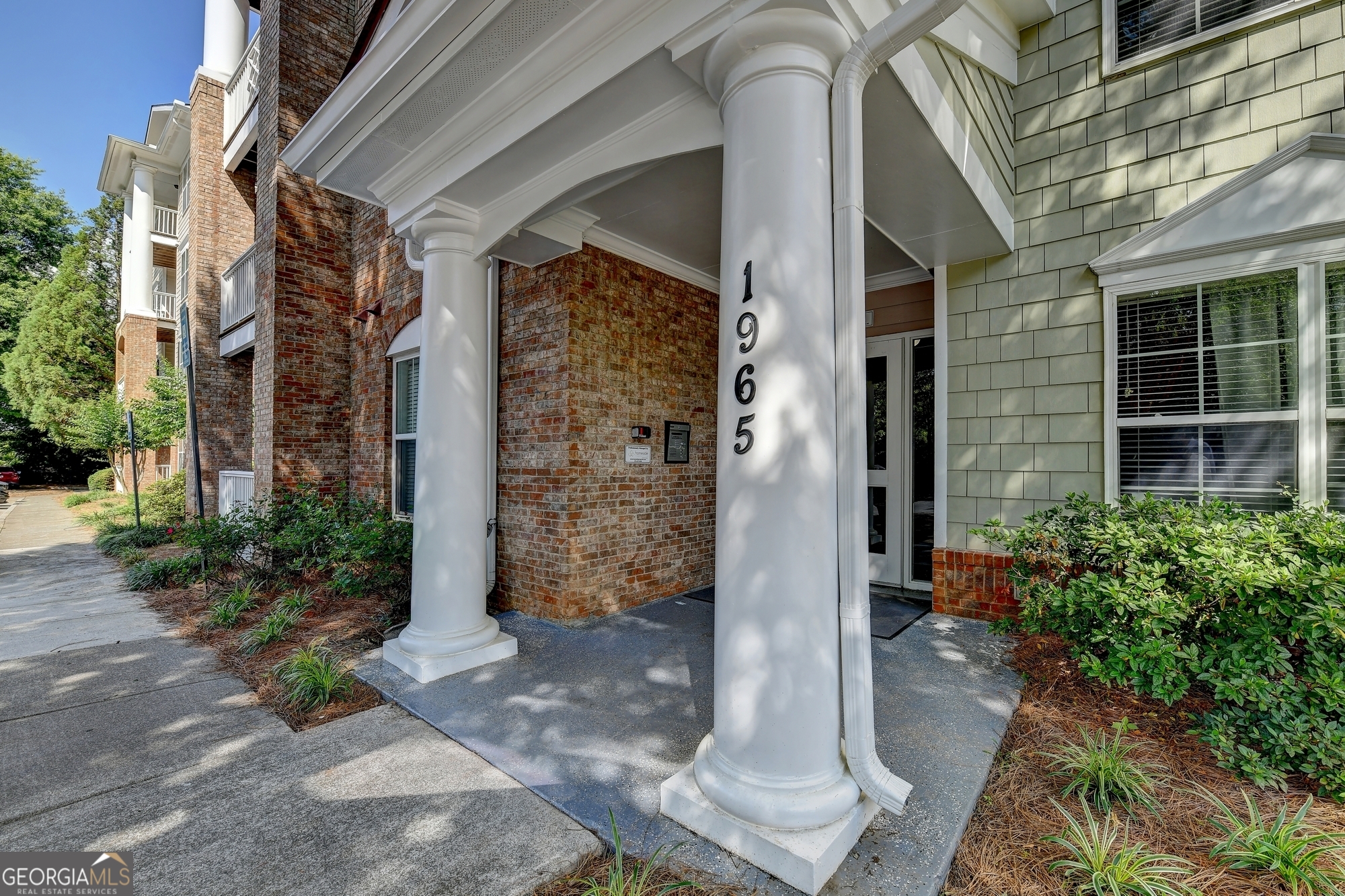 Westside Commons - Residential Income