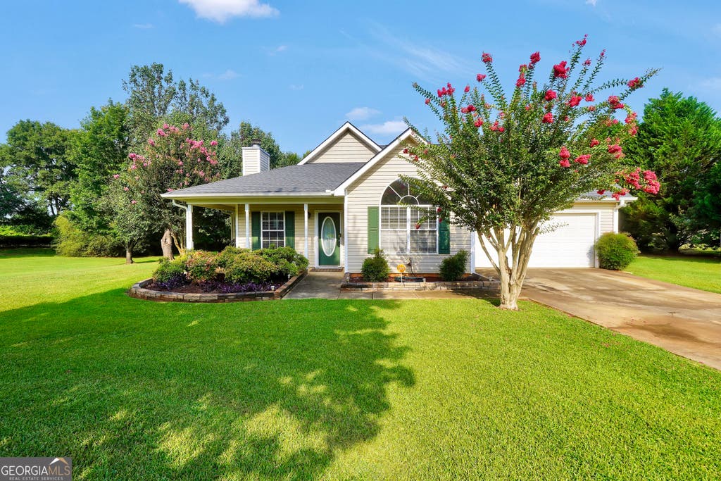 Photo of 1130 Larkspur Drive, Locust Grove, GA 30248 (MLS # 10815687)