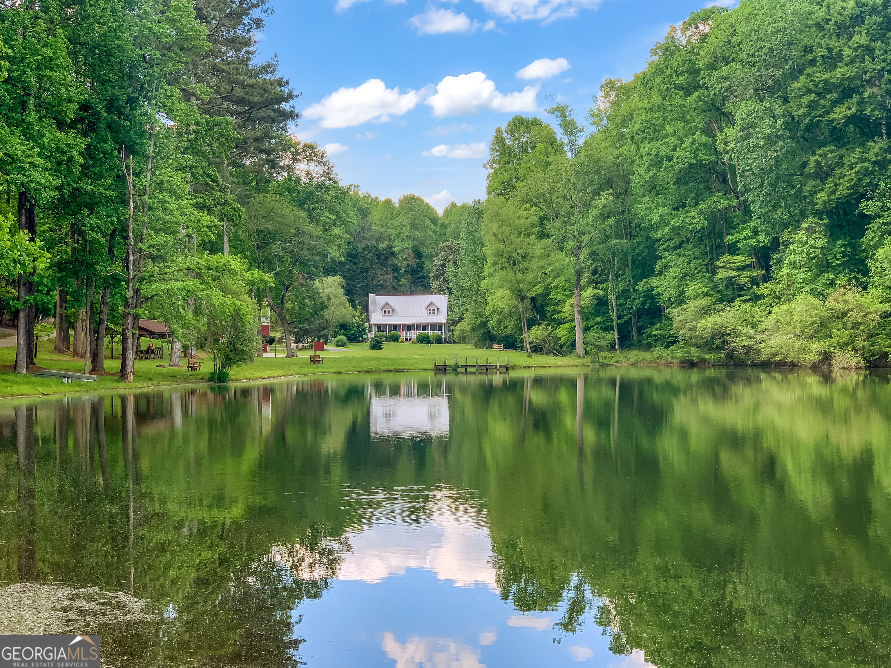 18 Cherry LN