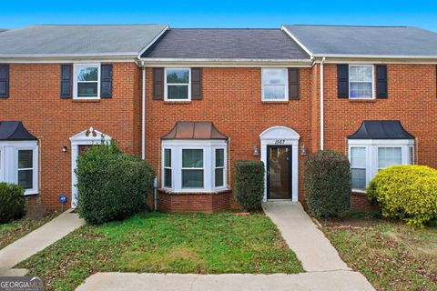 Photo of 1567 Paces Ferry North Drive SE, Smyrna, GA 30080 (MLS # 10656065)