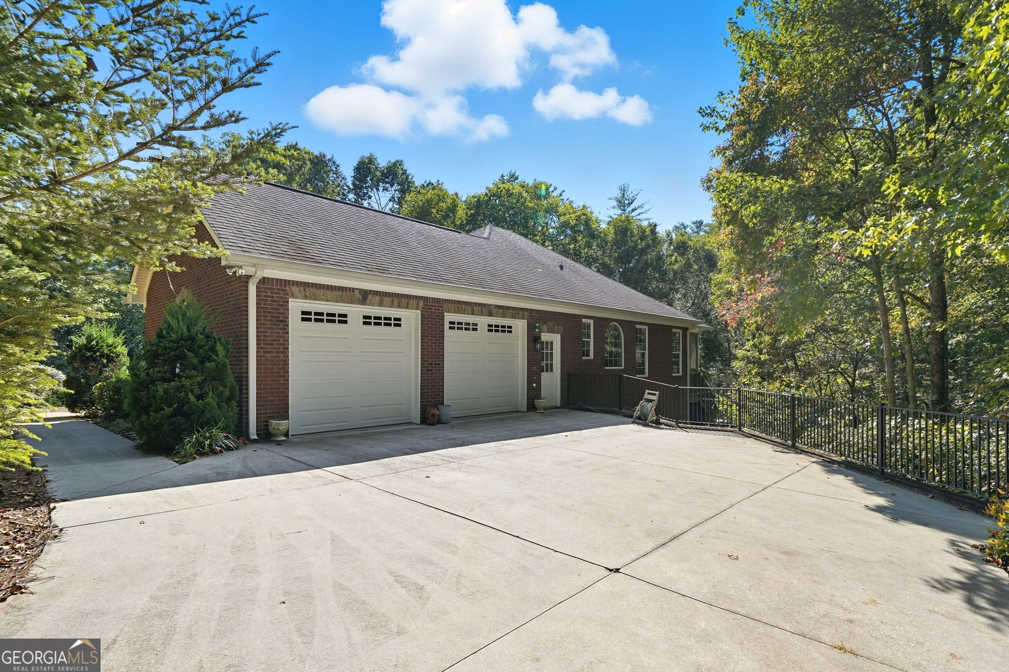 257 Foothills DR