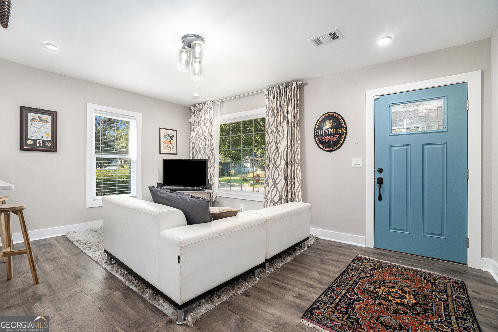 671 Center Hill AVE NW