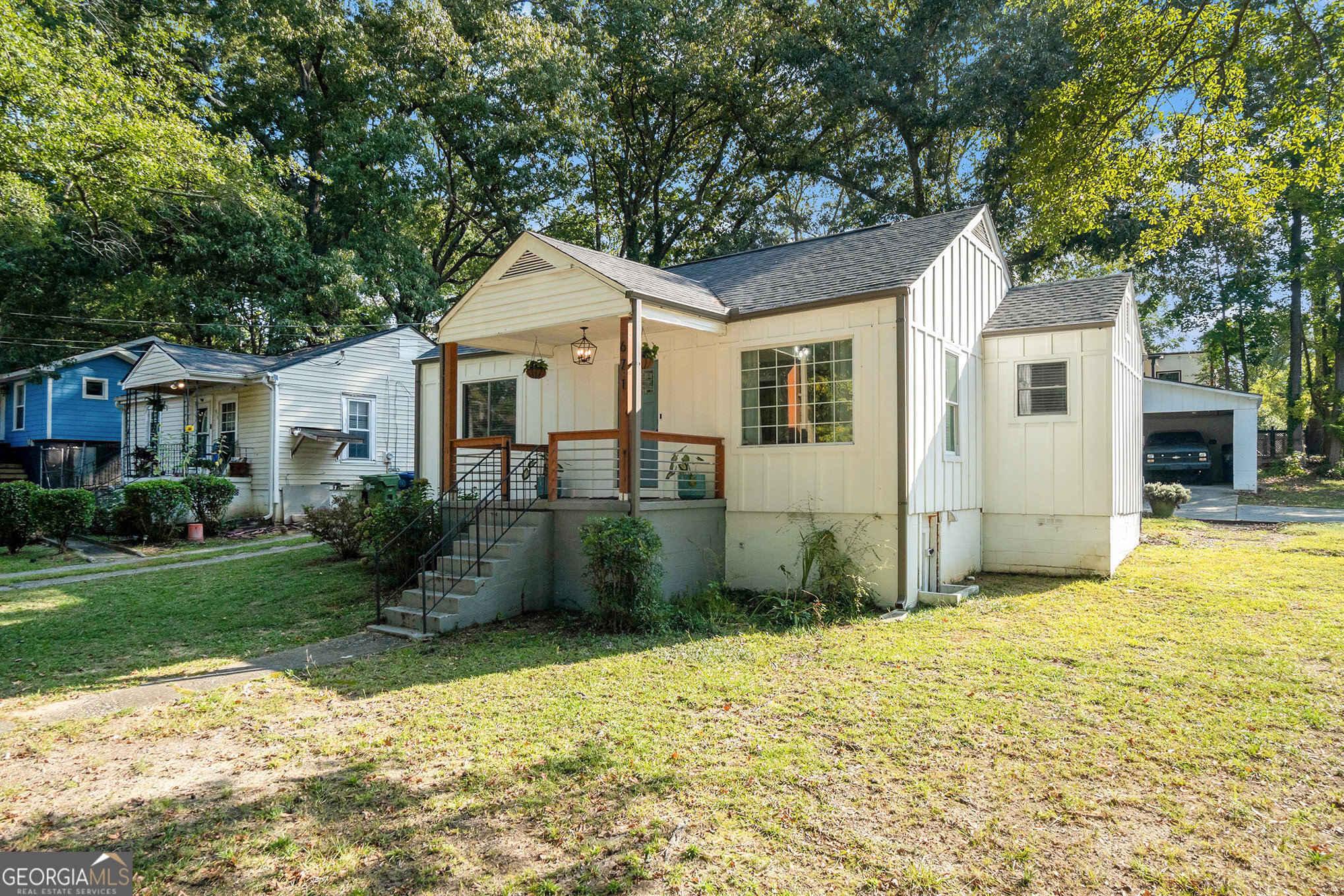 671 Center Hill AVE NW