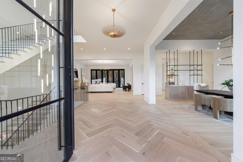 2983 Habersham CT NW