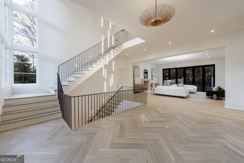 2983 Habersham CT NW