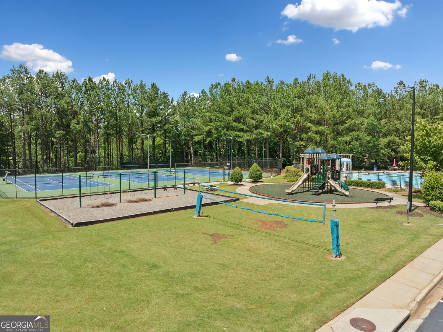 LONGMONT AT SUGARLOAF - Residential
