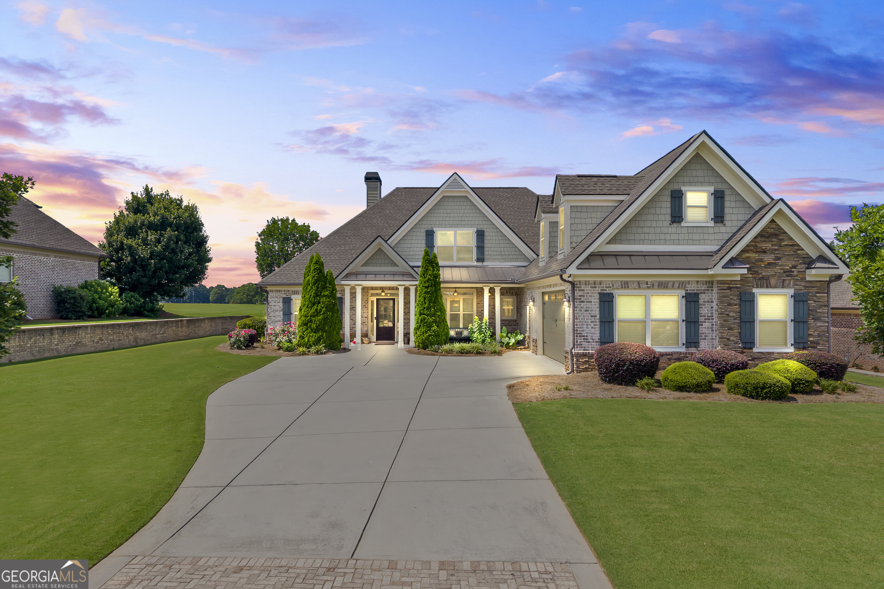 2453 Club Estates DR