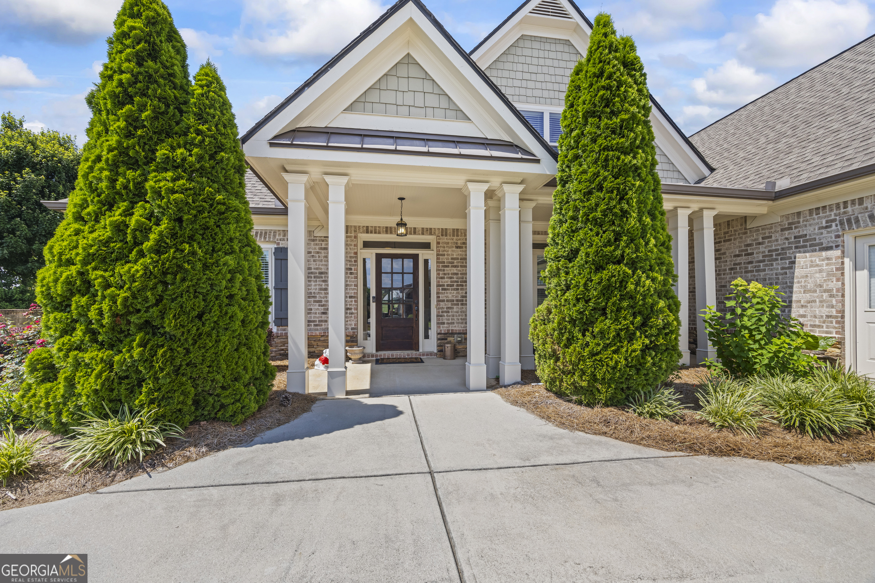 2453 Club Estates DR