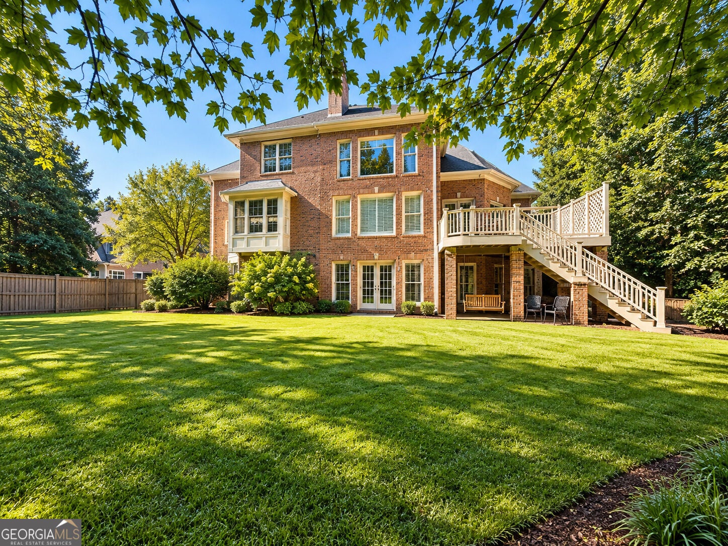 1570 Hatteras TRL