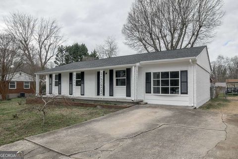 Photo of 2620 Walnut, Gainesville, GA 30506 (MLS # 10675567)