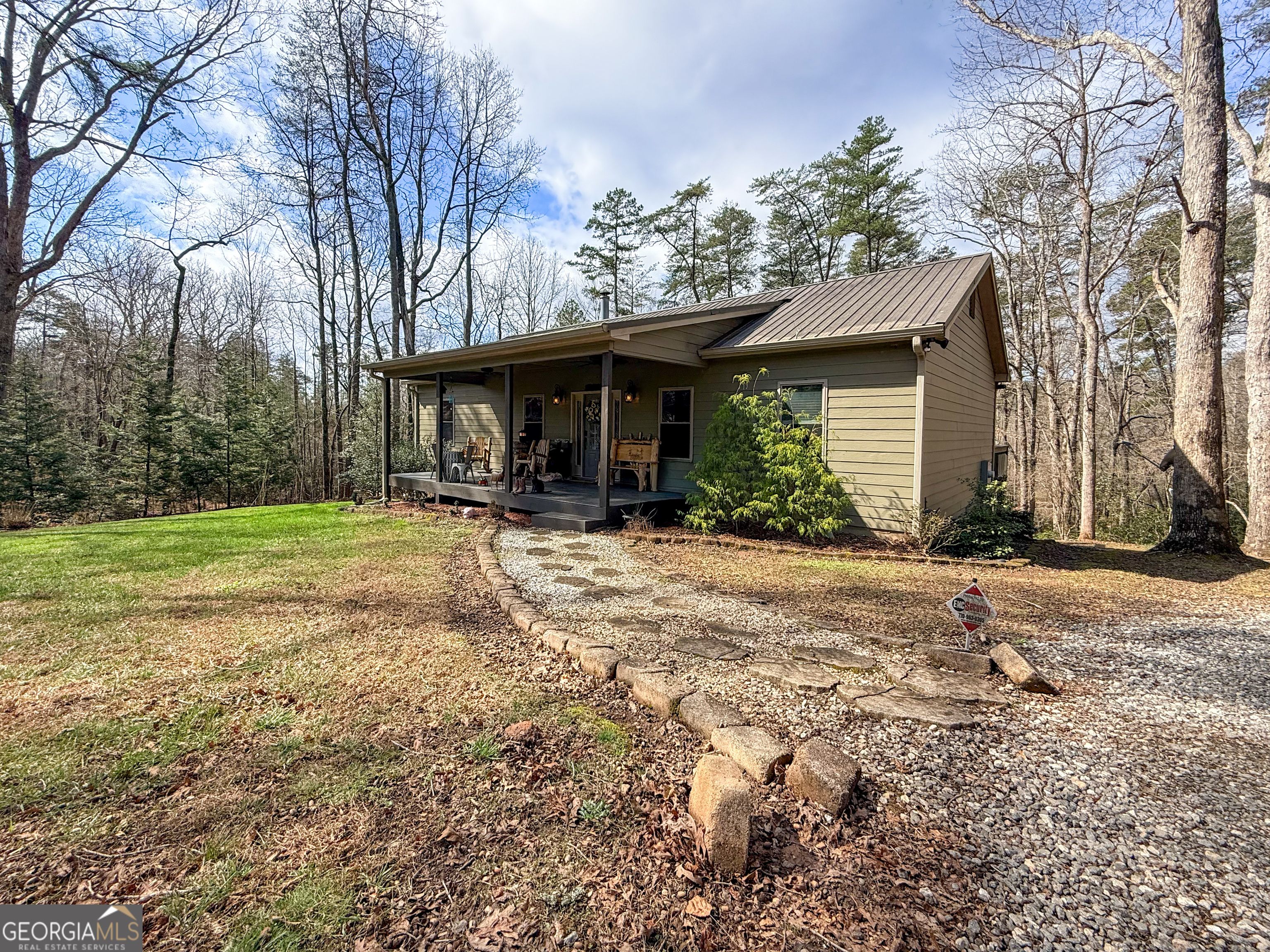 186 Holly LN