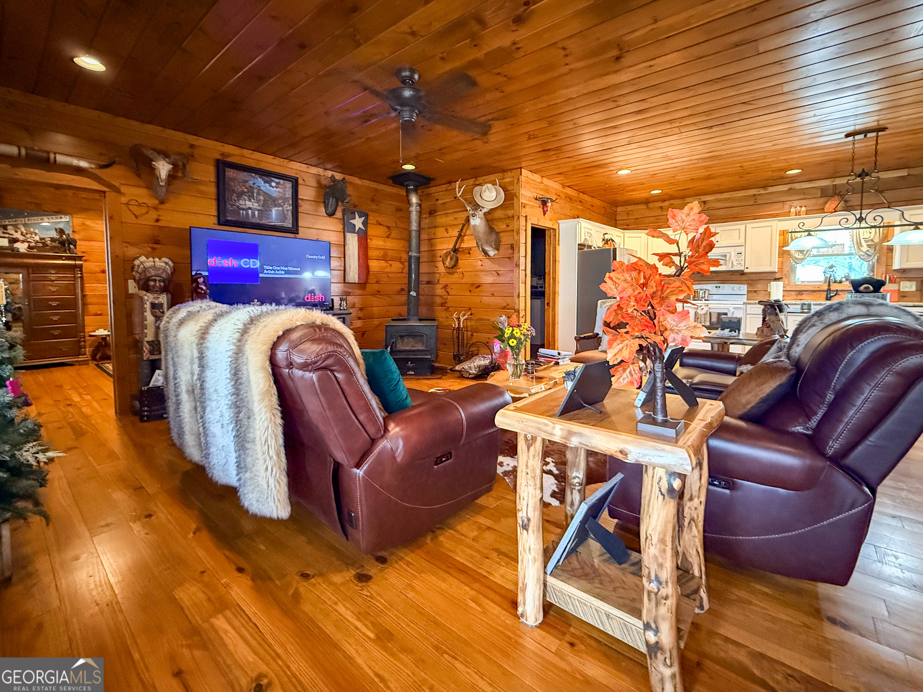 186 Holly LN