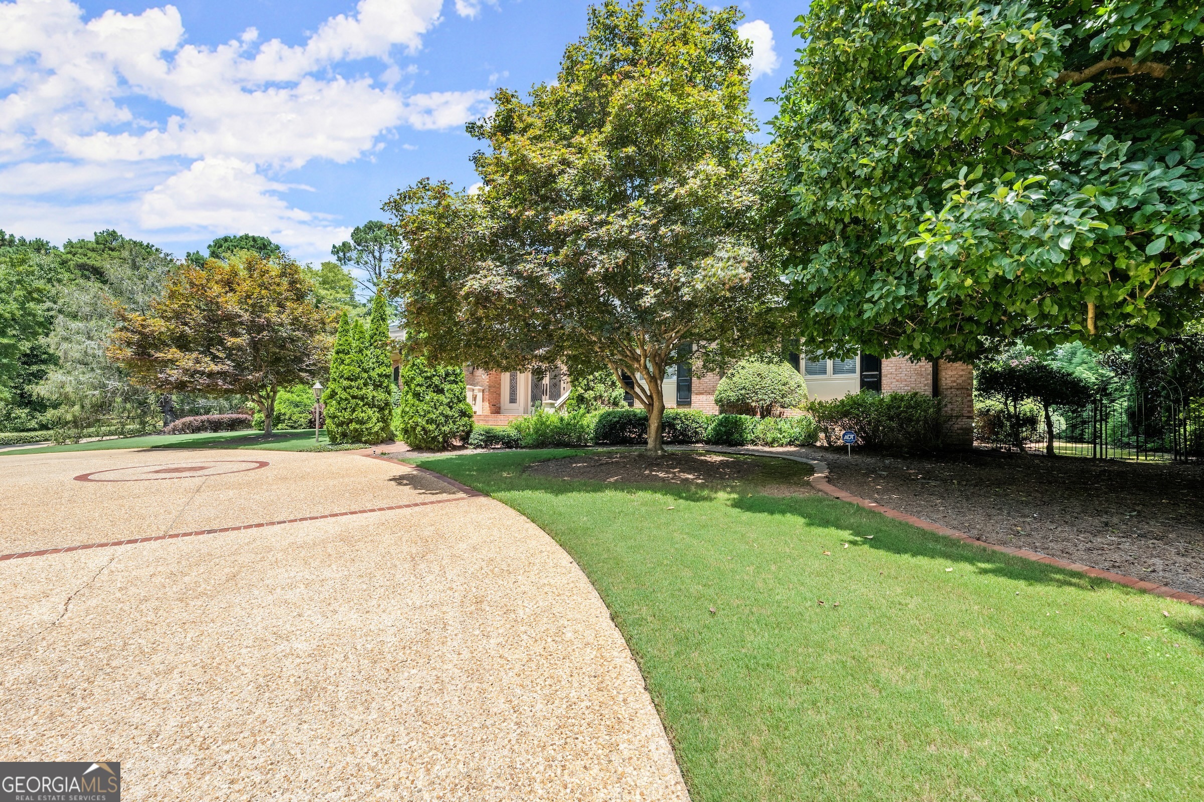 596 East Lake DR
