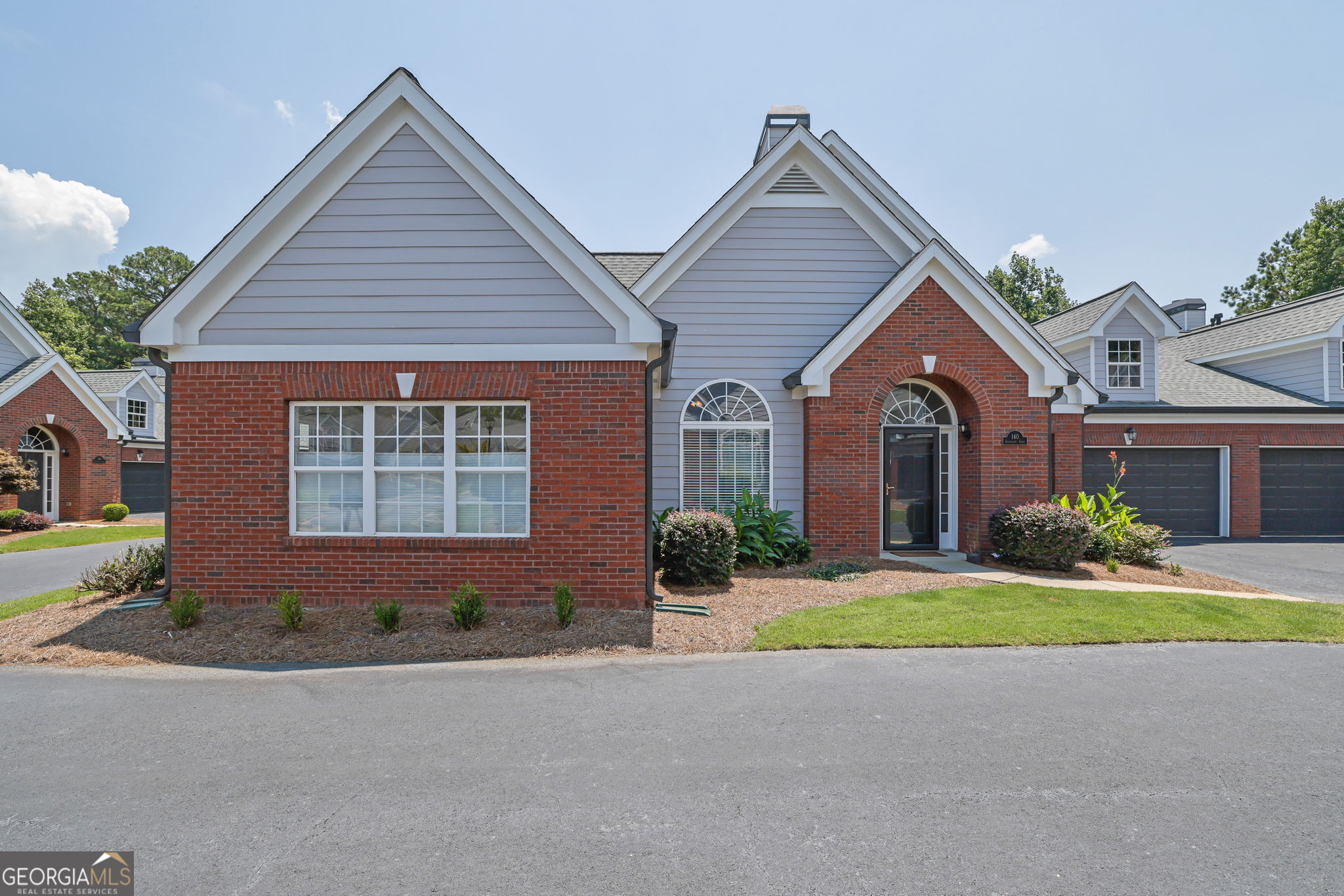 140 Stonegate LN