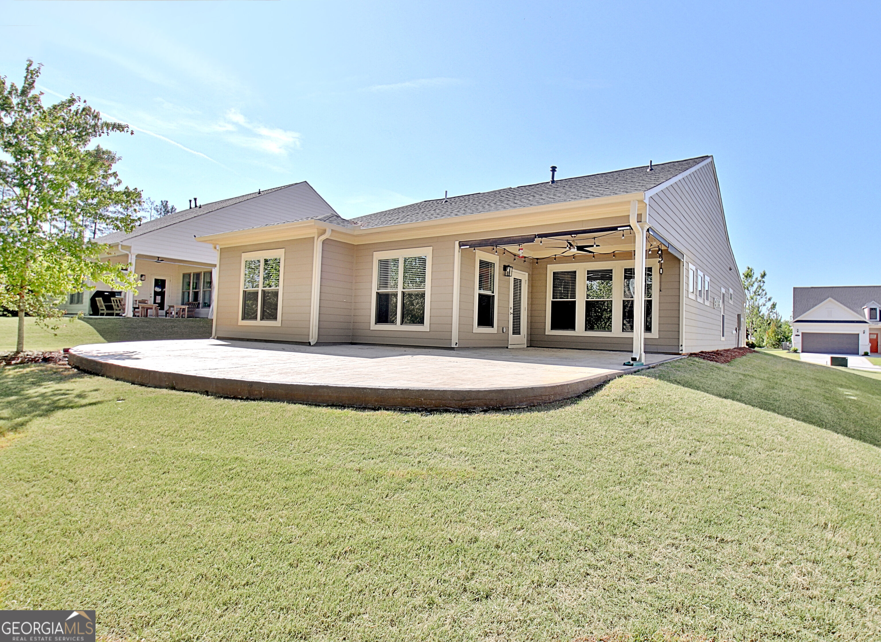 352 Elkins PL