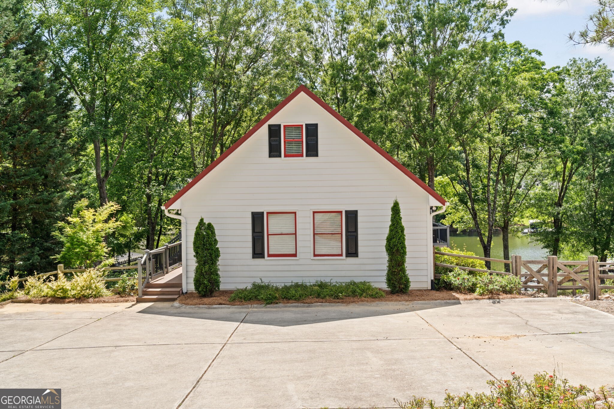 243 E Riverbend DR