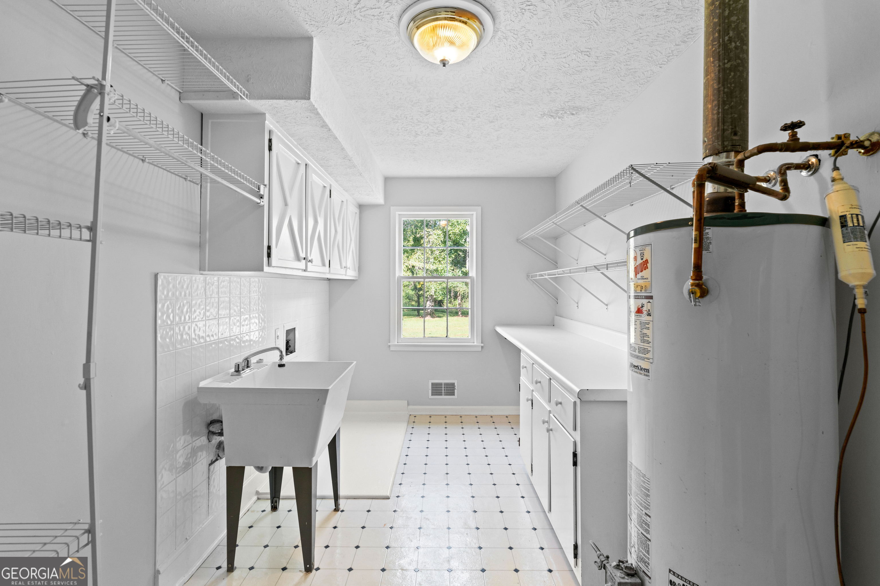 Hampton, Georgia 30228, United States, 5 Bedrooms Bedrooms, ,3 BathroomsBathrooms,Residential,Active,207783