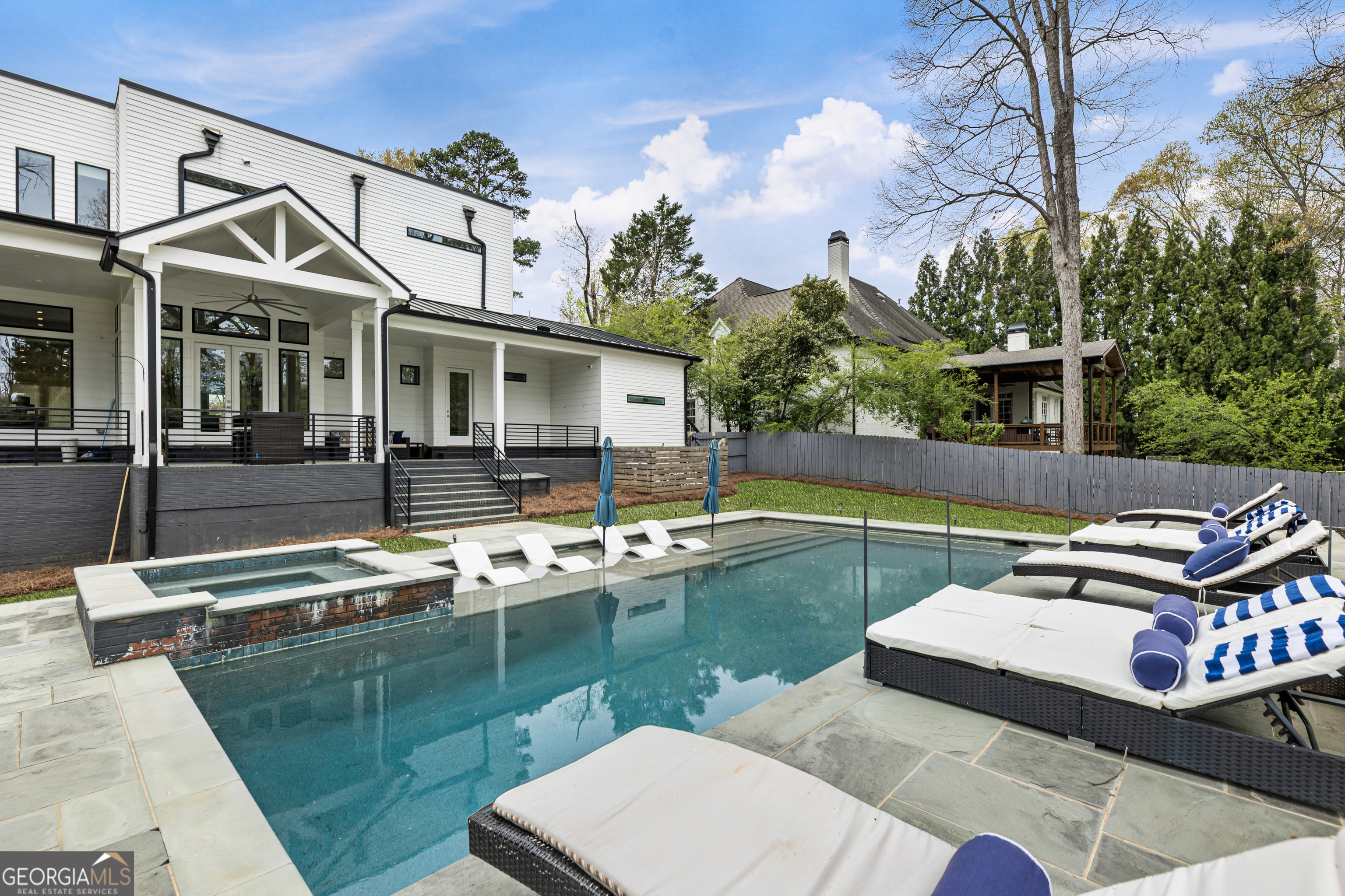 1546 Windsor PKWY NE