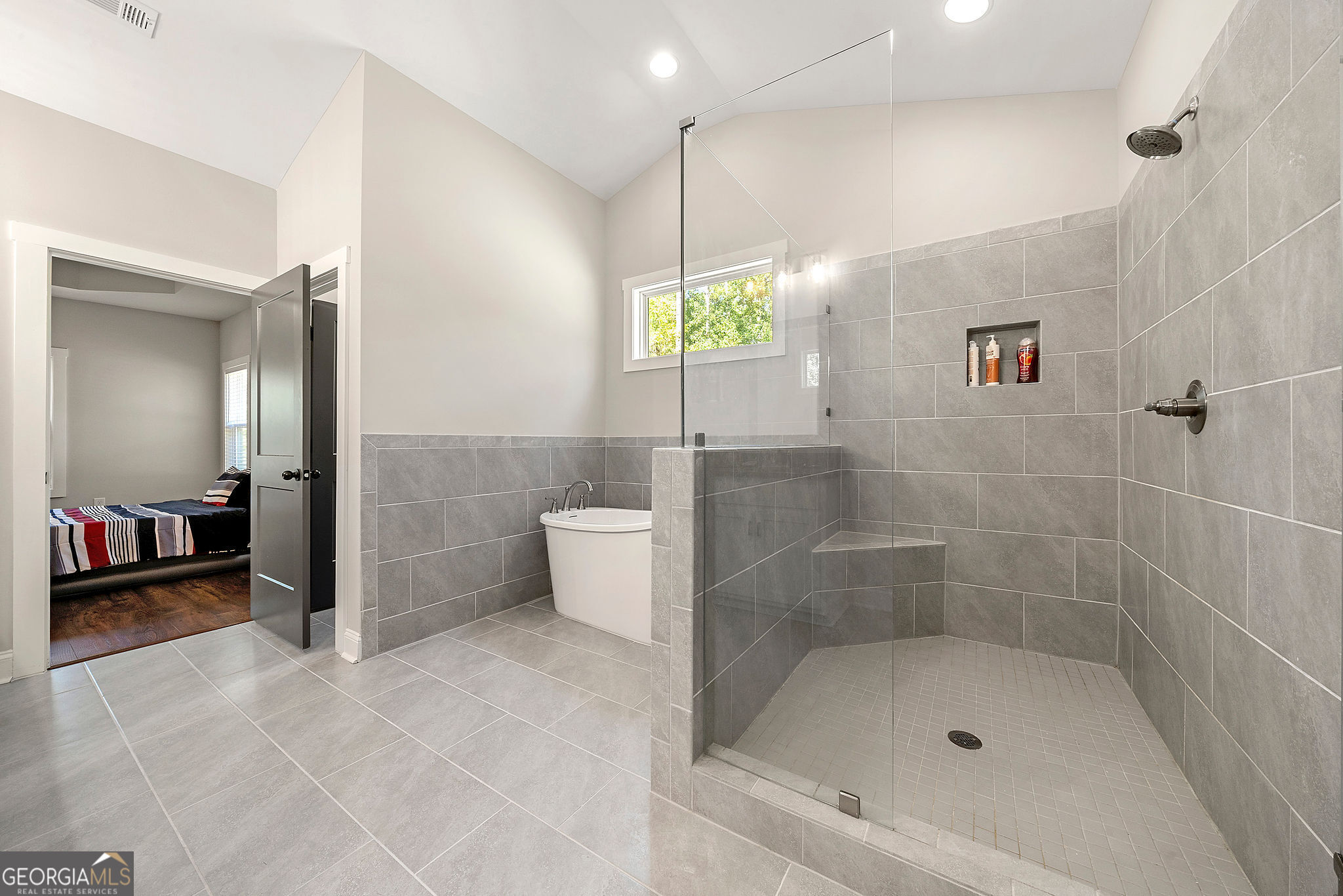 Senoia, Georgia 30276, United States, 4 Bedrooms Bedrooms, ,4 BathroomsBathrooms,Residential,Active,219242