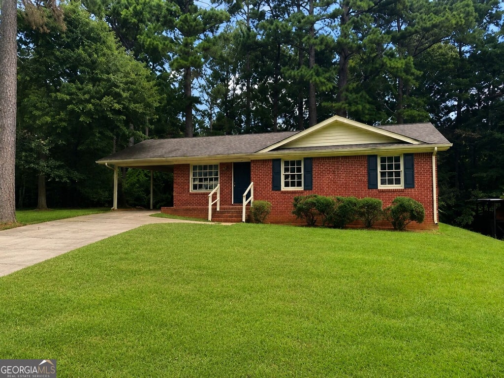 Photo of 322 Parkway Place, Monroe, GA 30655 (MLS # 10827962)