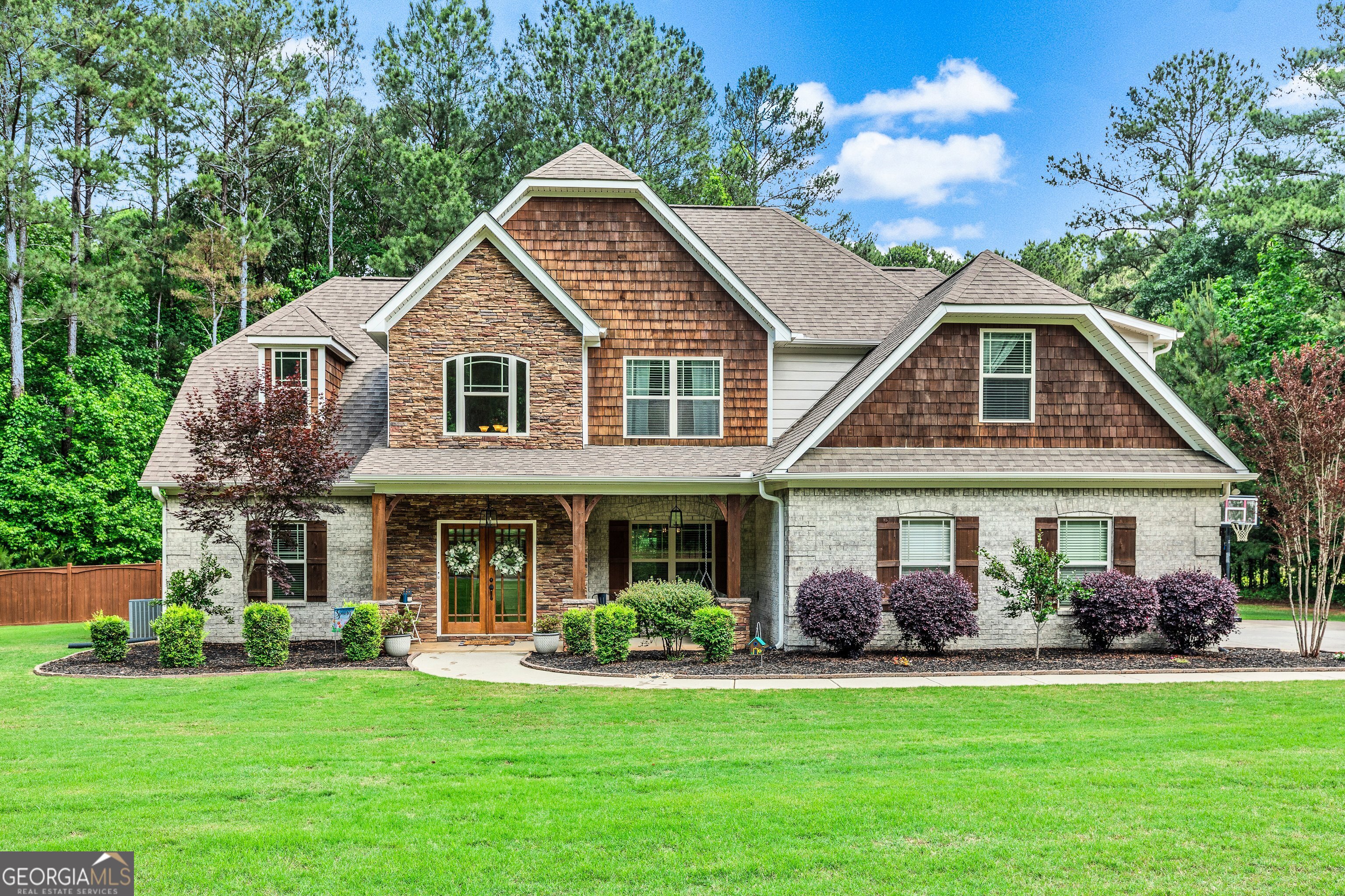 100 Chantilly LN
