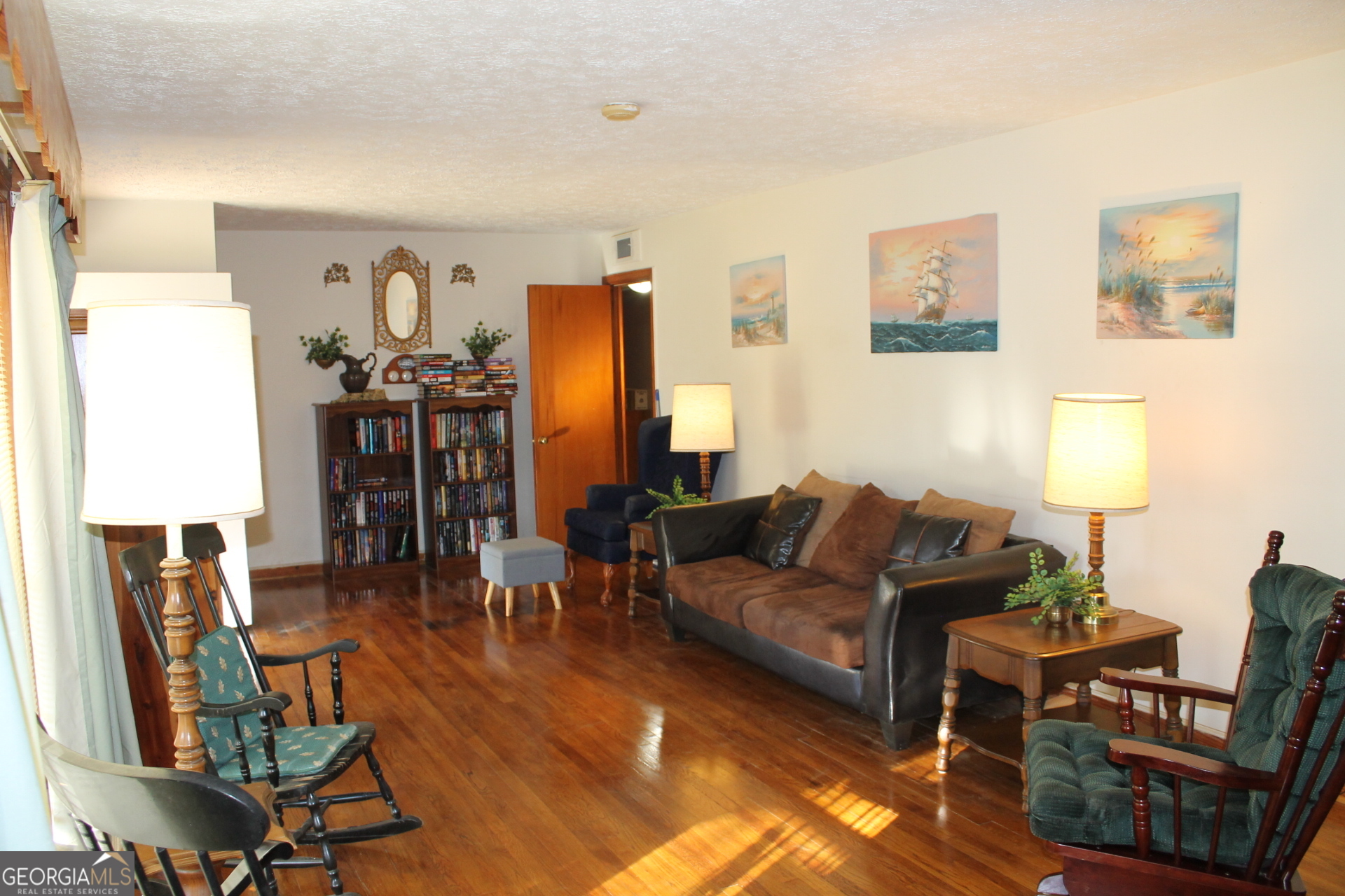 102 Dennis DR