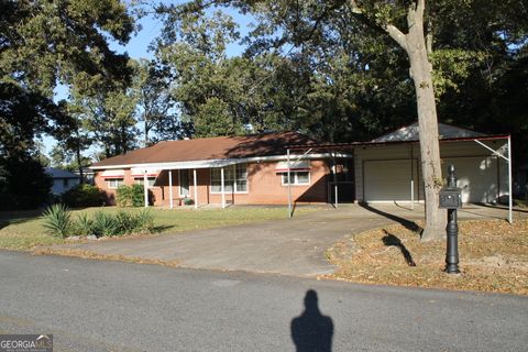 102 Dennis DR Warner Robins GA 31093