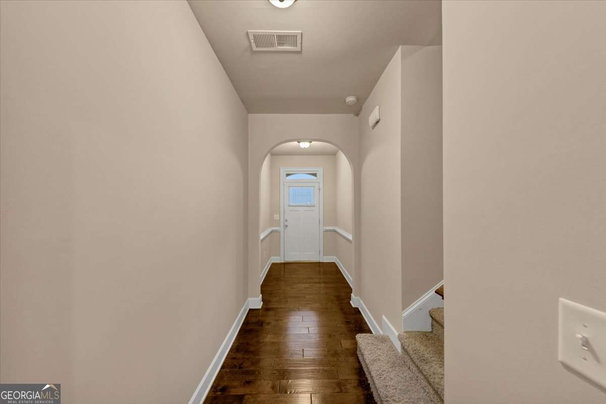 2432 Whiteoak RUN SE 20