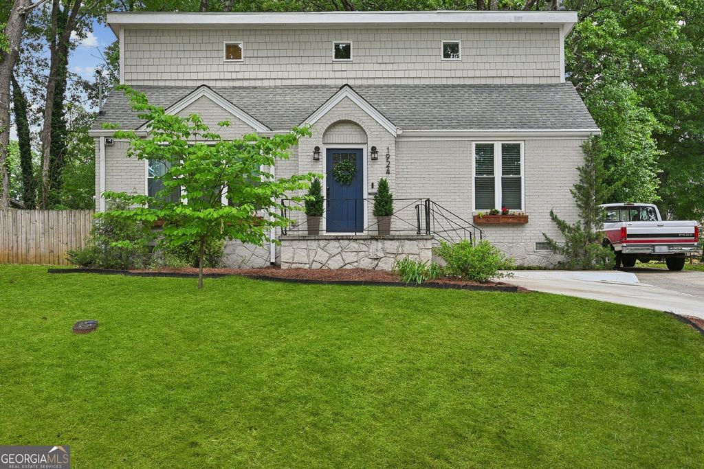 Photo of 1924 Bonner Street, Decatur, GA 30032 (MLS # 10772743)