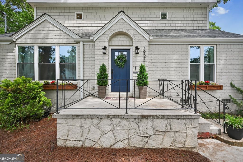 Photo of 1924 Bonner Street, Decatur, GA 30032 (MLS # 10772743)