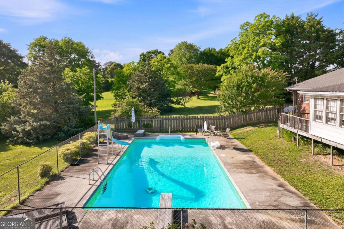 4711 Mount Vernon RD