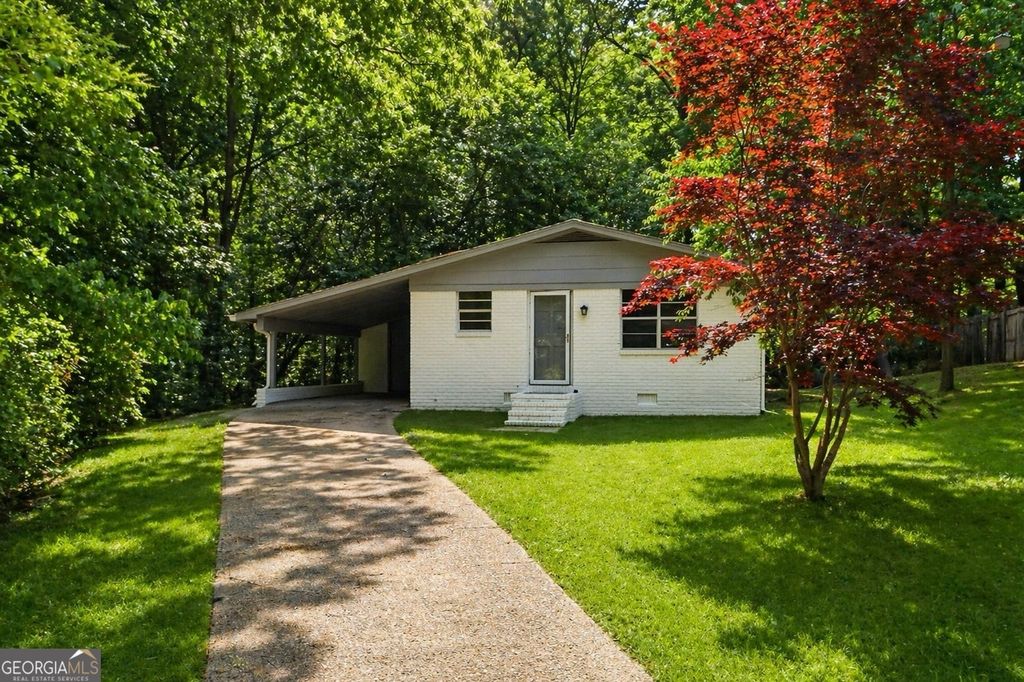 Photo of 3842 Rhonda Lane, Gainesville, GA 30507 (MLS # 10741136)