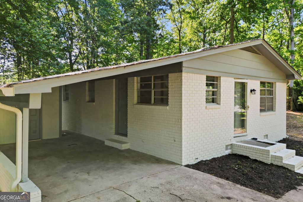 Photo of 3842 Rhonda Lane, Gainesville, GA 30507 (MLS # 10741136)