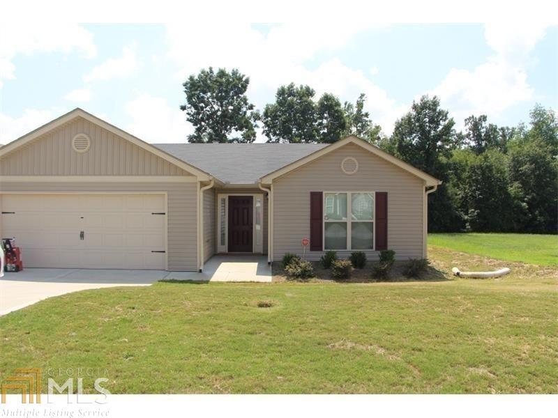 Craftsman style ranch, 3 bedroom, 2 bath, wall to wall carpet, refrigerator & washer/dryer included. Large master suite with trey ceilings, walk in closet, master bath has garden tub and separate shower, Fireplace in greatroom, 2 car garage, patio, Great level yard and walking distance to schools.