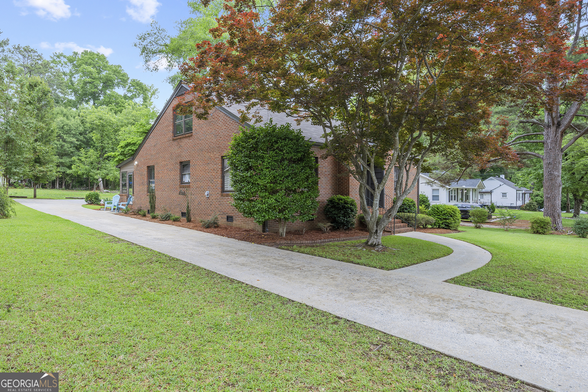 156 Dixon ST