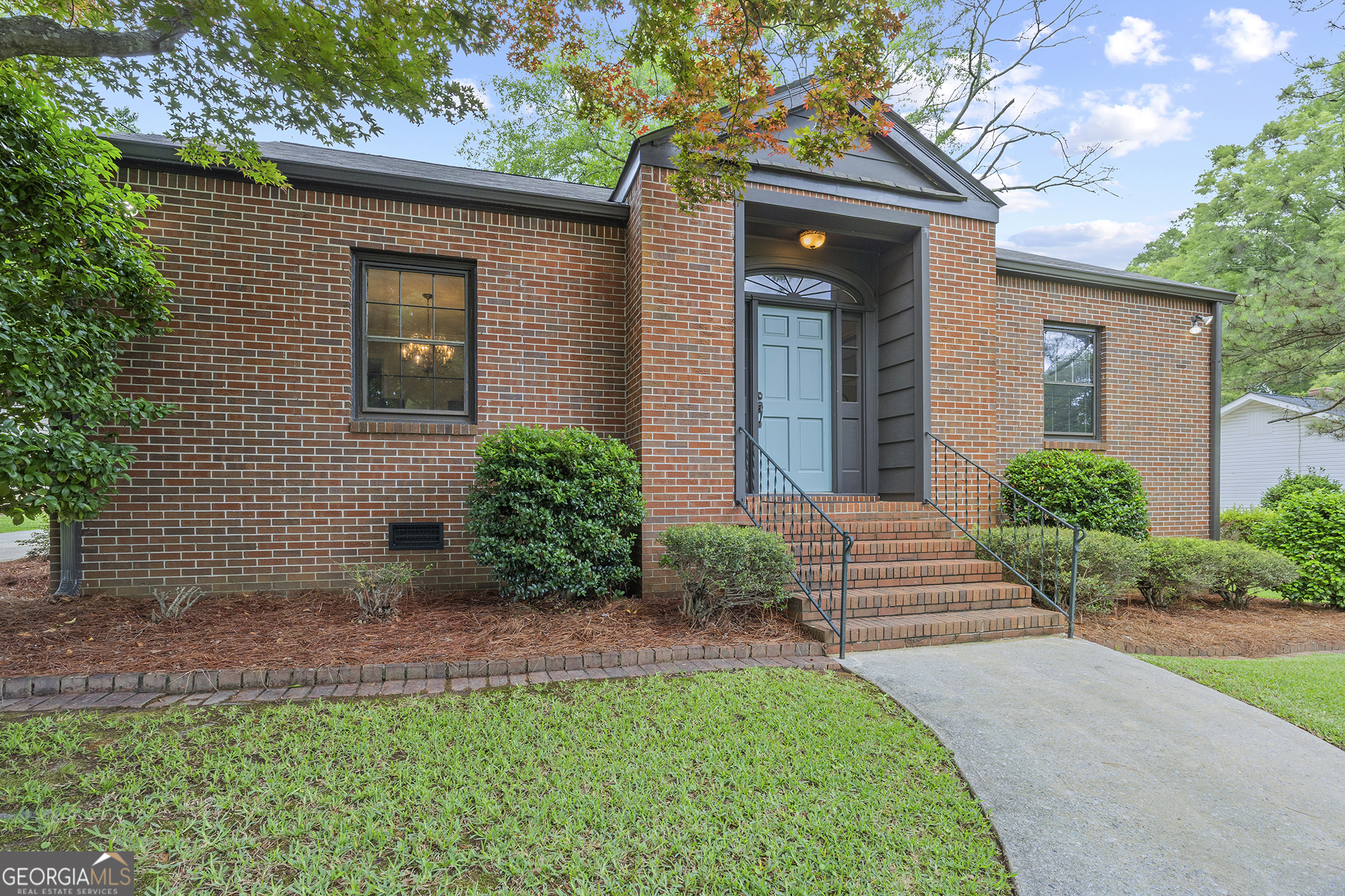 156 Dixon ST