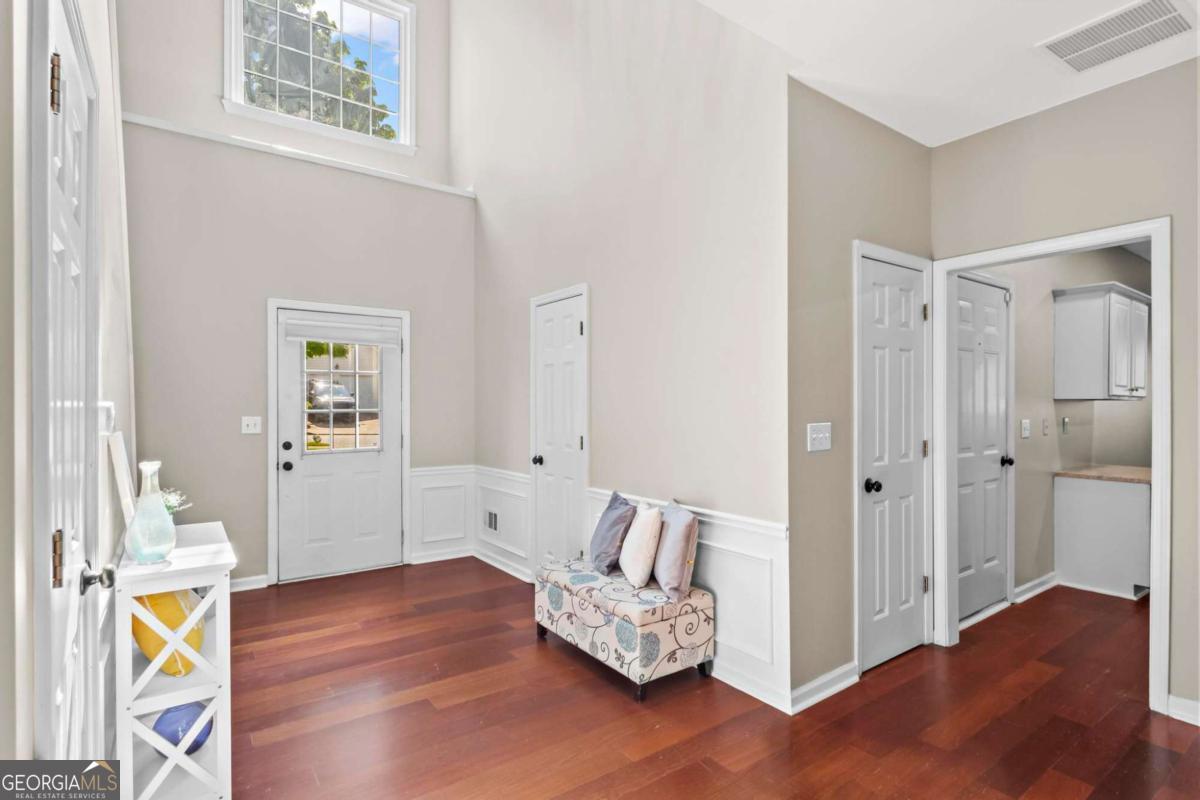5010 Foxberry LN