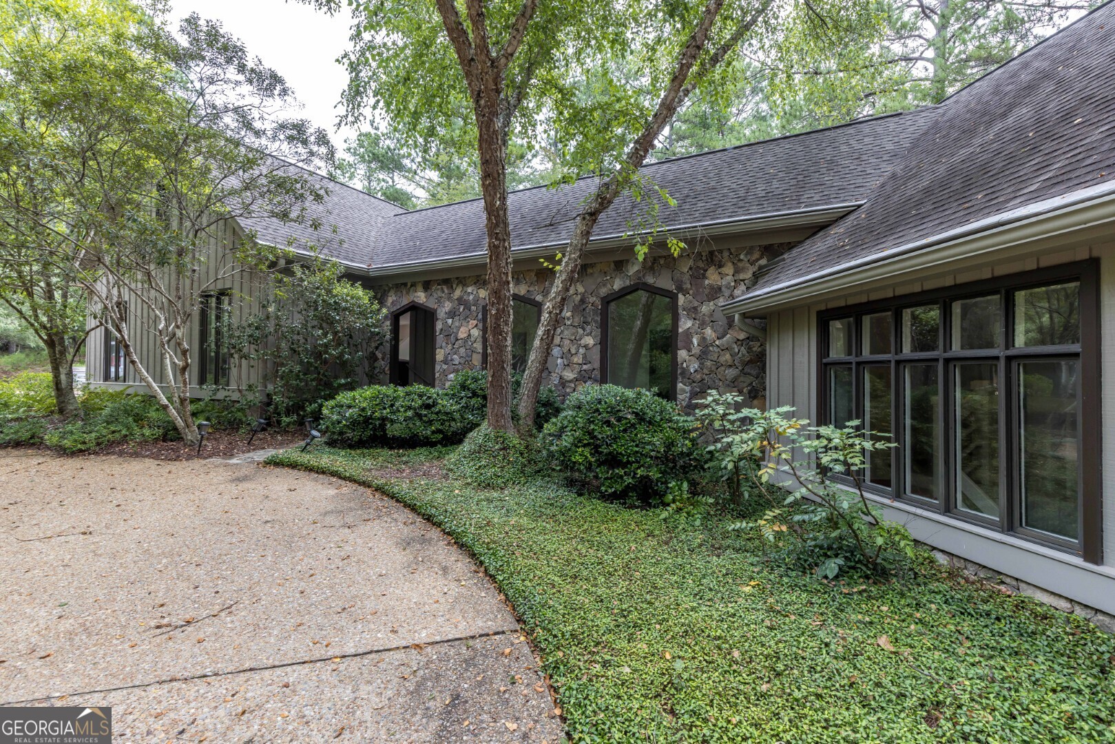 4 Mountain Ridge CT