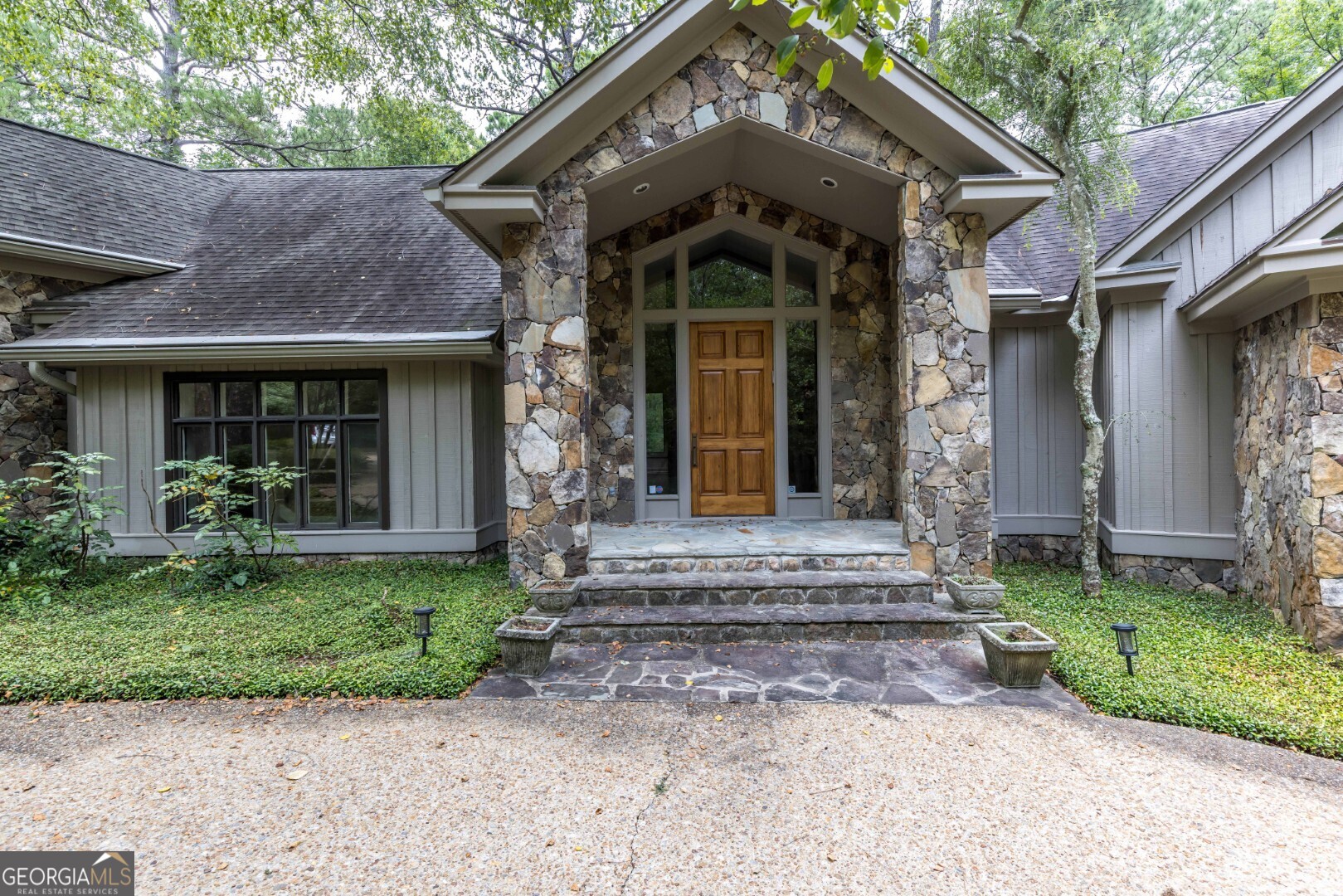 4 Mountain Ridge CT