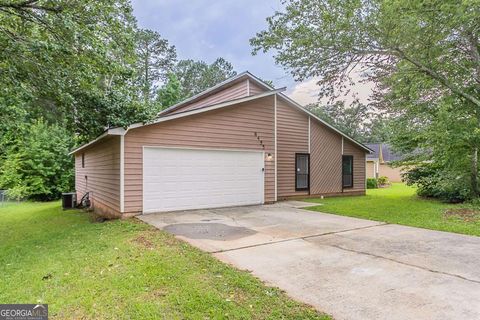 Photo of 8455 Cedar Creek Ridge, Riverdale, GA 30274 (MLS # 10640315)