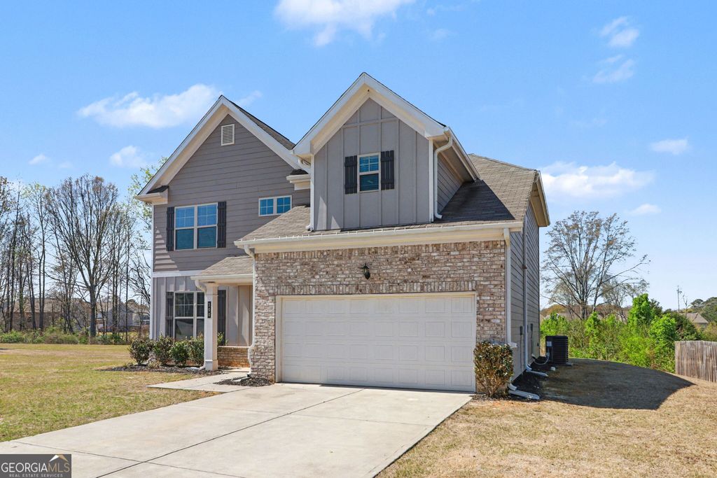Photo of 100 McGinnis Circle, Calhoun, GA 30701 (MLS # 10719012)