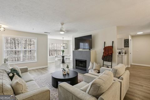 322 Streamside DR Roswell GA 30076