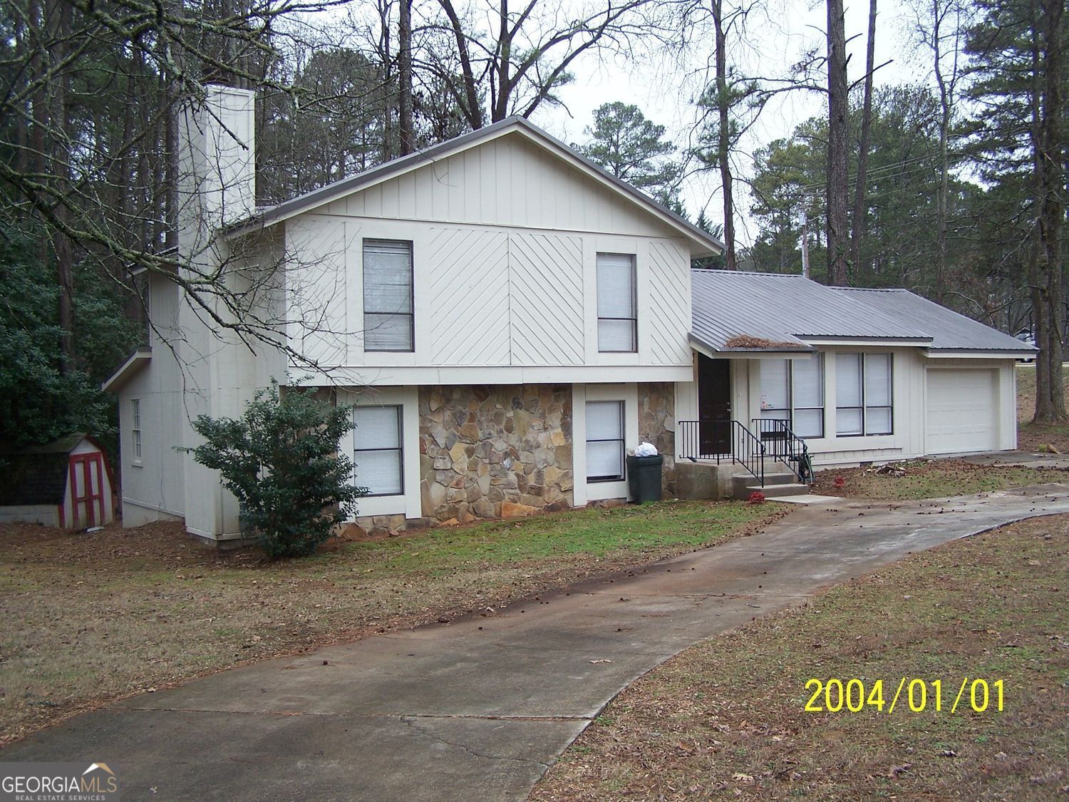 3447 Stonewall DR NW