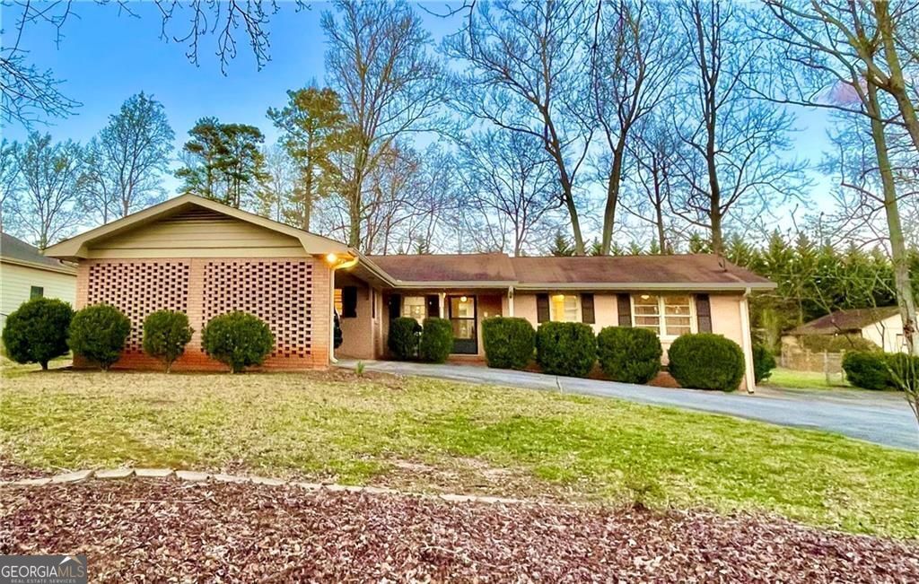 Photo of 4457 Frontier Way NE, Sugar Hill, GA 30518 (MLS # 10718647)