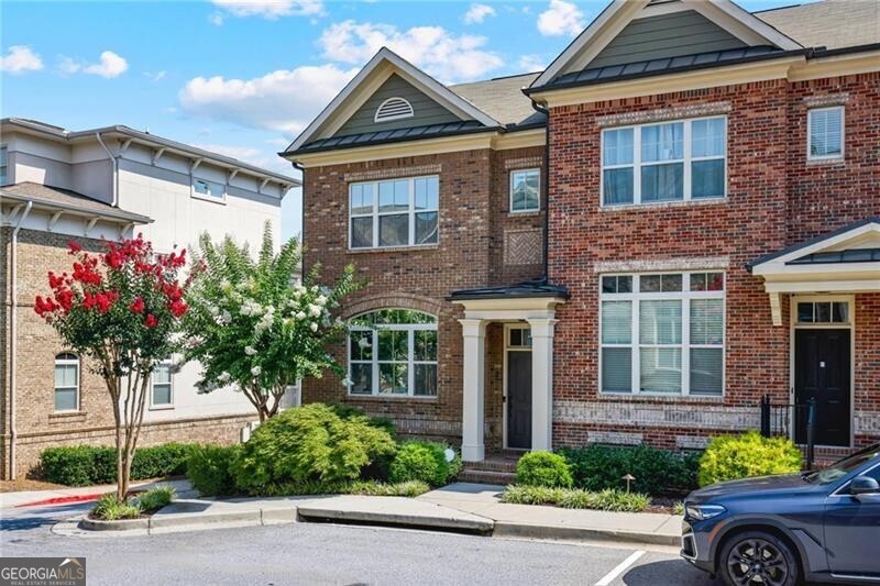 1210 Lavista CIR NE