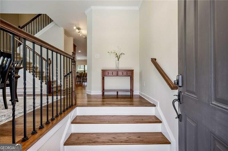 1210 Lavista CIR NE