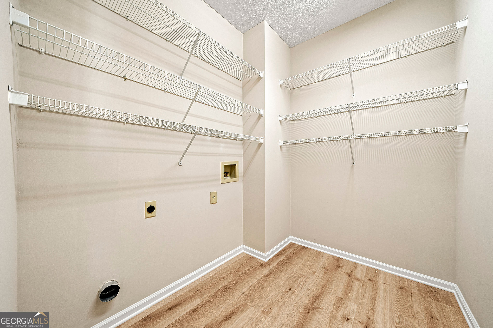 Peachtree City, Georgia 30269, United States, 2 Bedrooms Bedrooms, ,2 BathroomsBathrooms,Residential,Pending,104631