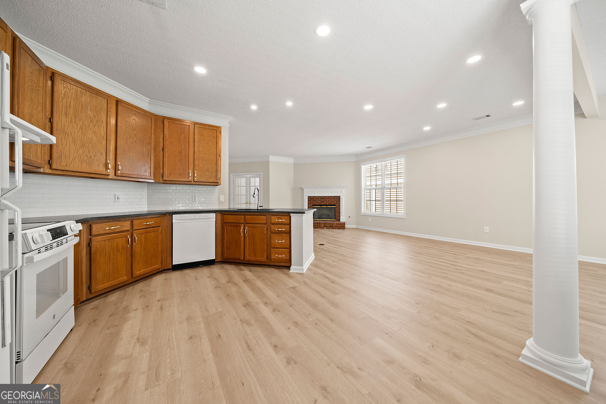 Peachtree City, Georgia 30269, United States, 2 Bedrooms Bedrooms, ,2 BathroomsBathrooms,Residential,Pending,104631