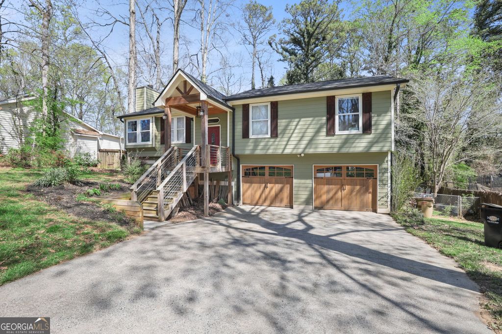 Photo of 3400 Chastain Crossing, Marietta, GA 30066 (MLS # 10776055)